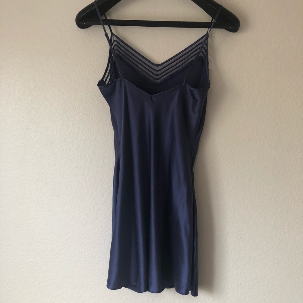 SOLD Victoria’s Secret 100% Silk Purple Slip - Picture 3 of 5